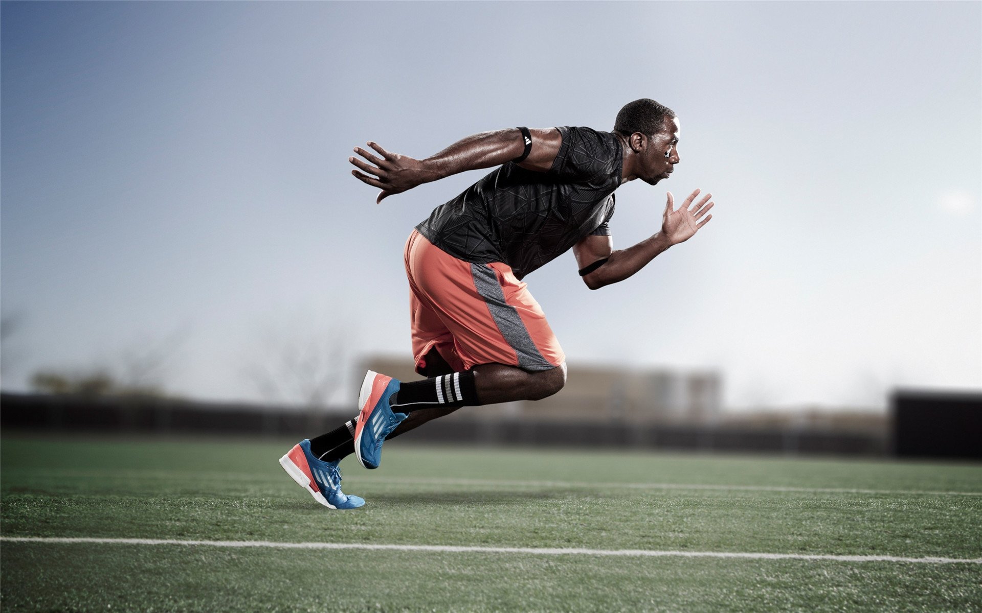 史上“最硬核”防守：他连续多场封堵对手得分线，成为比赛中的“黑暗骑士”！